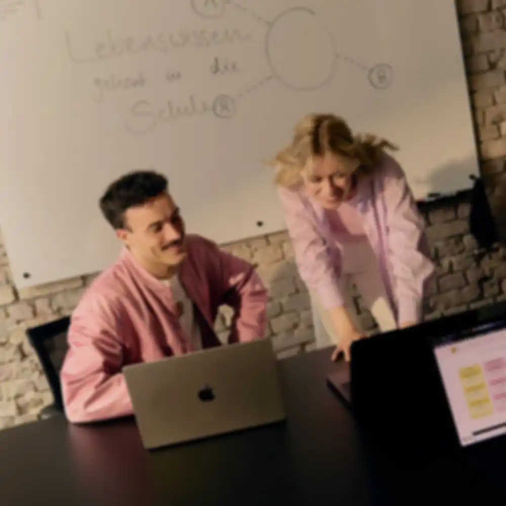 Teamfoto von LifeTeachUs