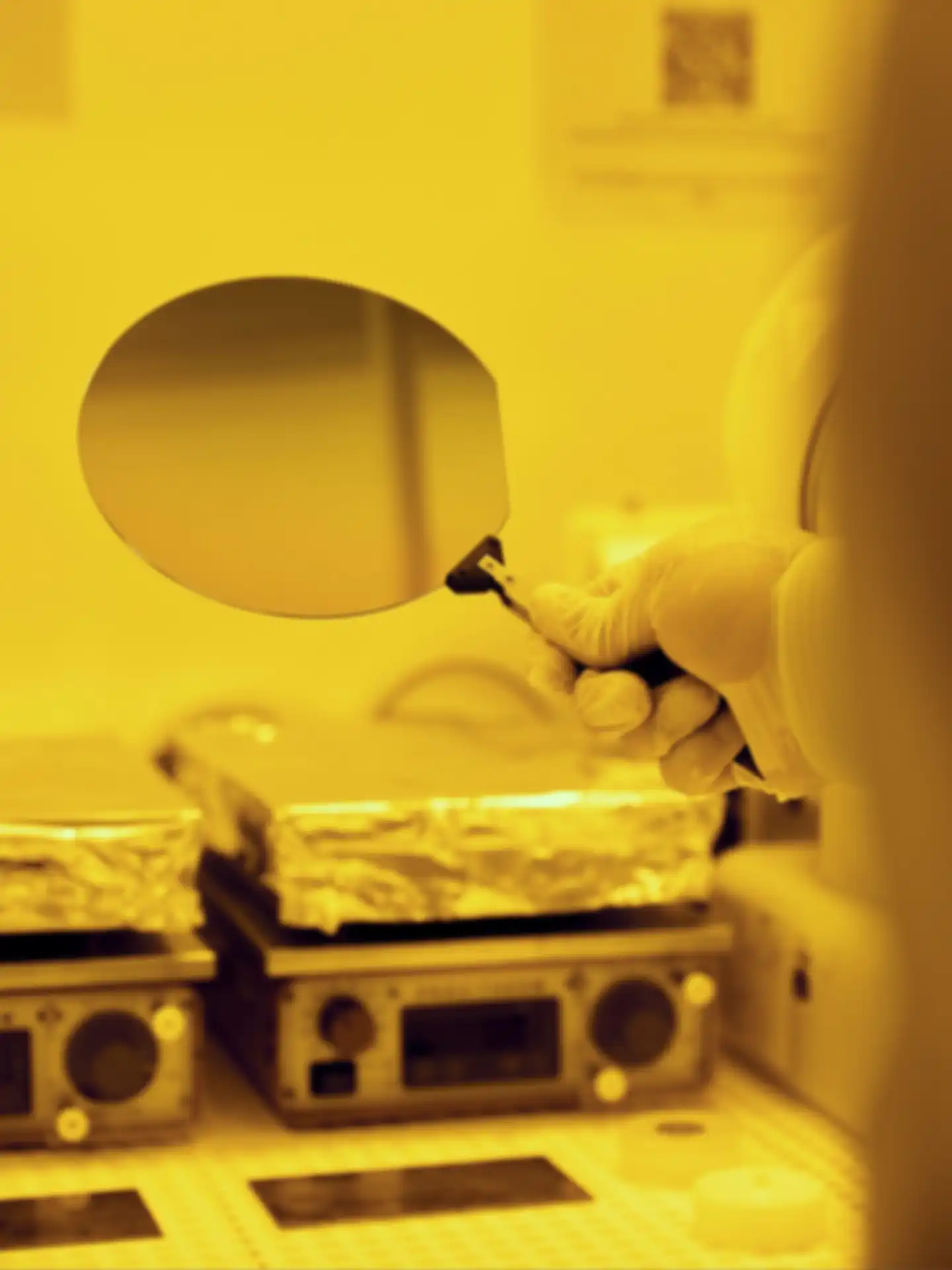 Pixel Photonics production in the clean room