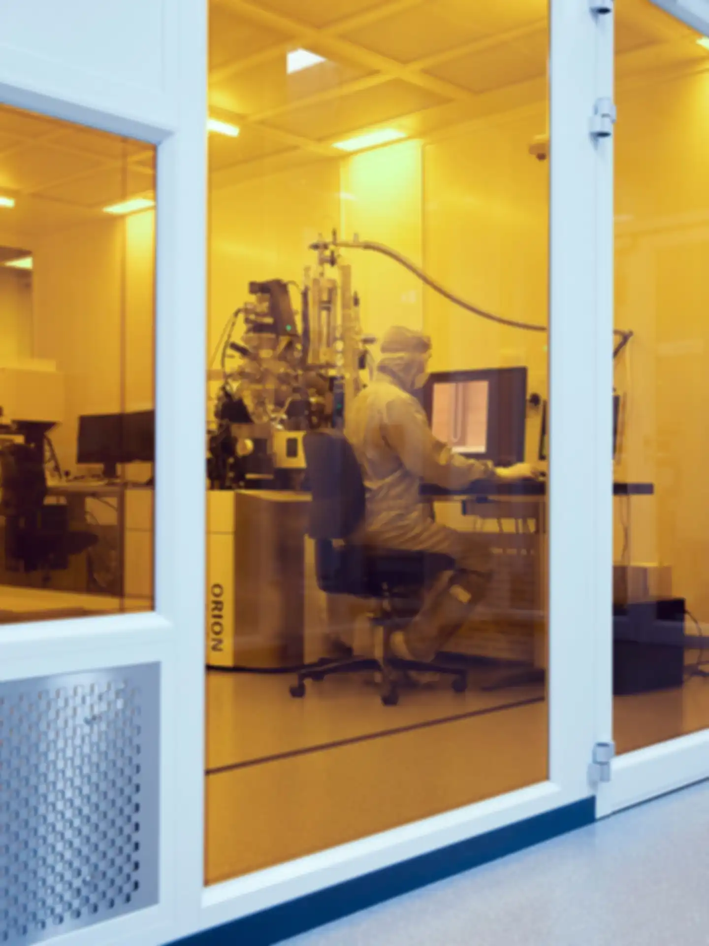 Pixel Photonics clean room 