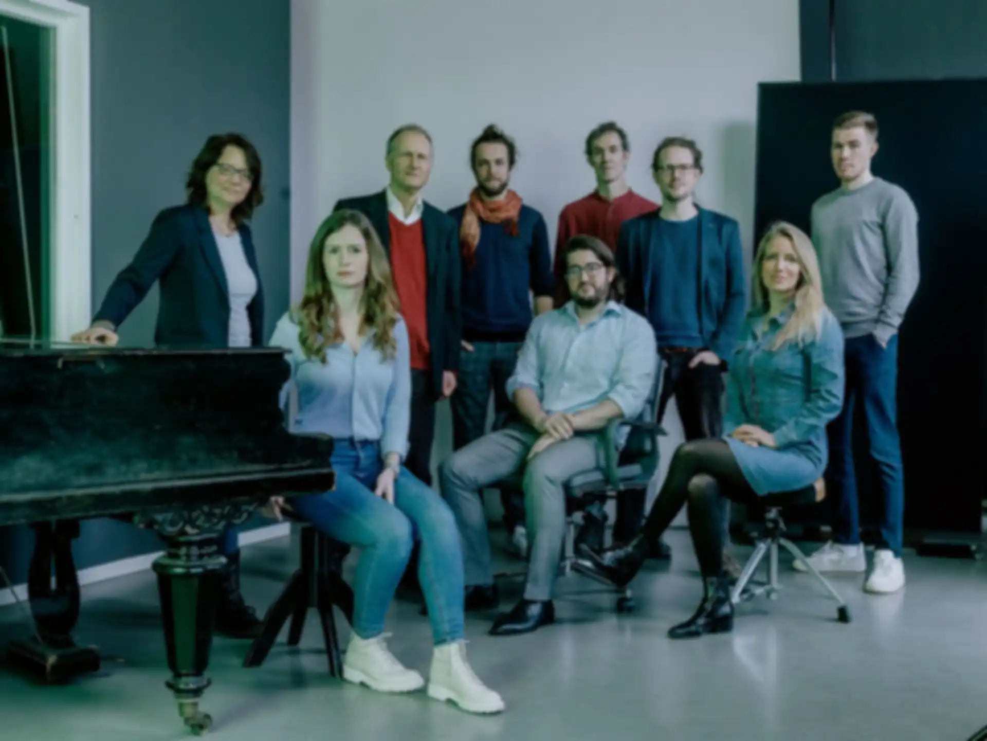 Group photo of the entire PeakProfiling team