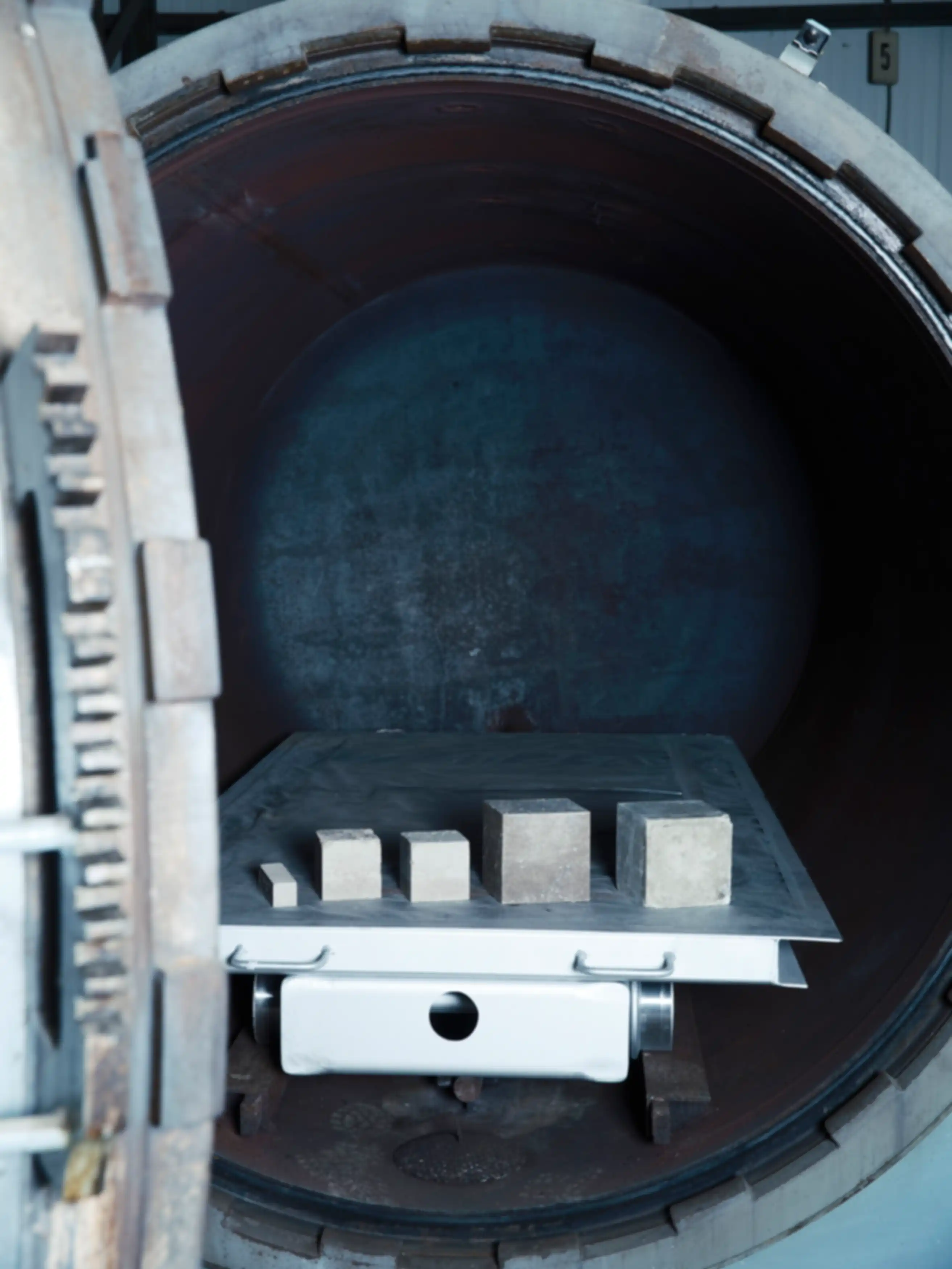 Kiln with cement blocks