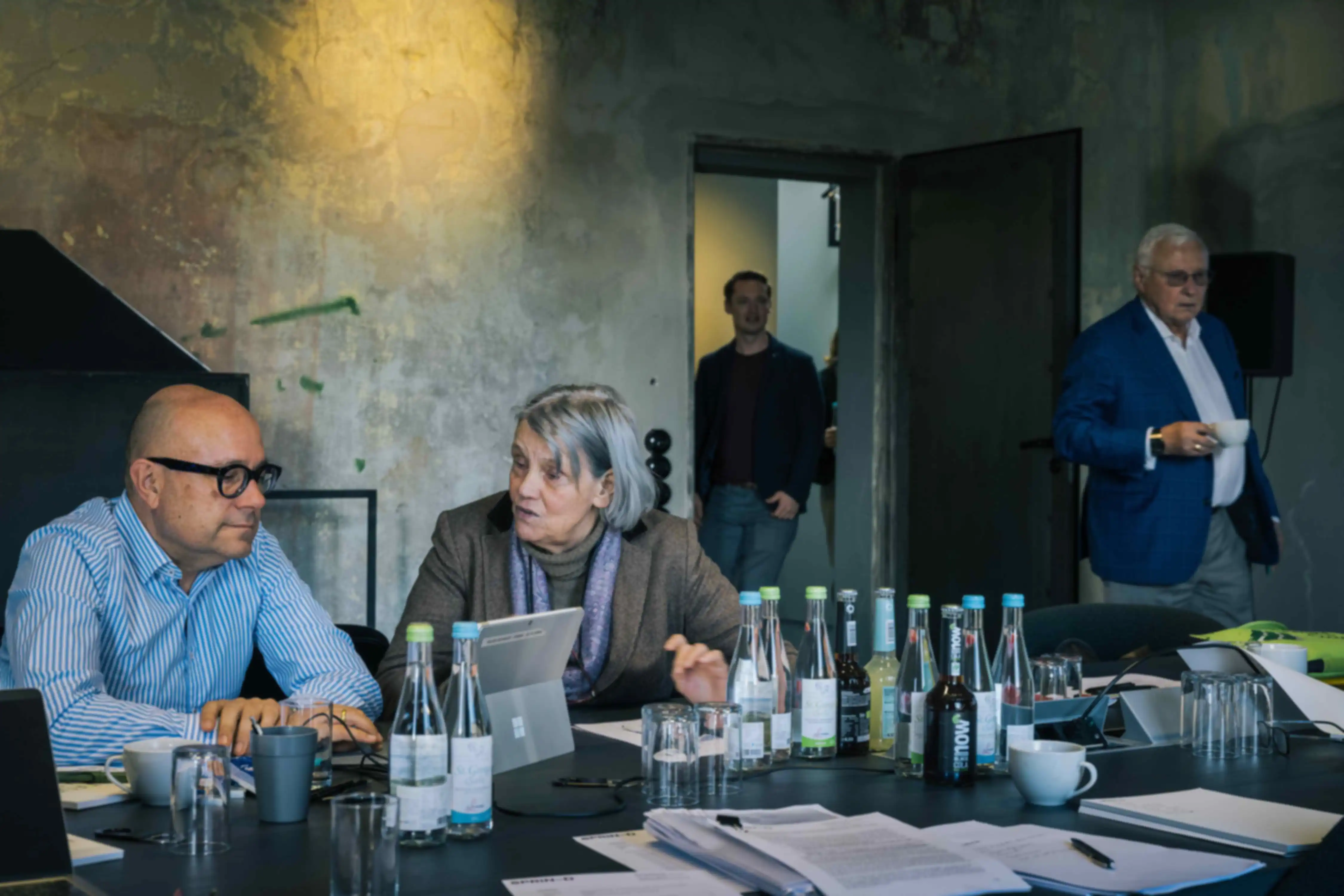 Several people during the jury session