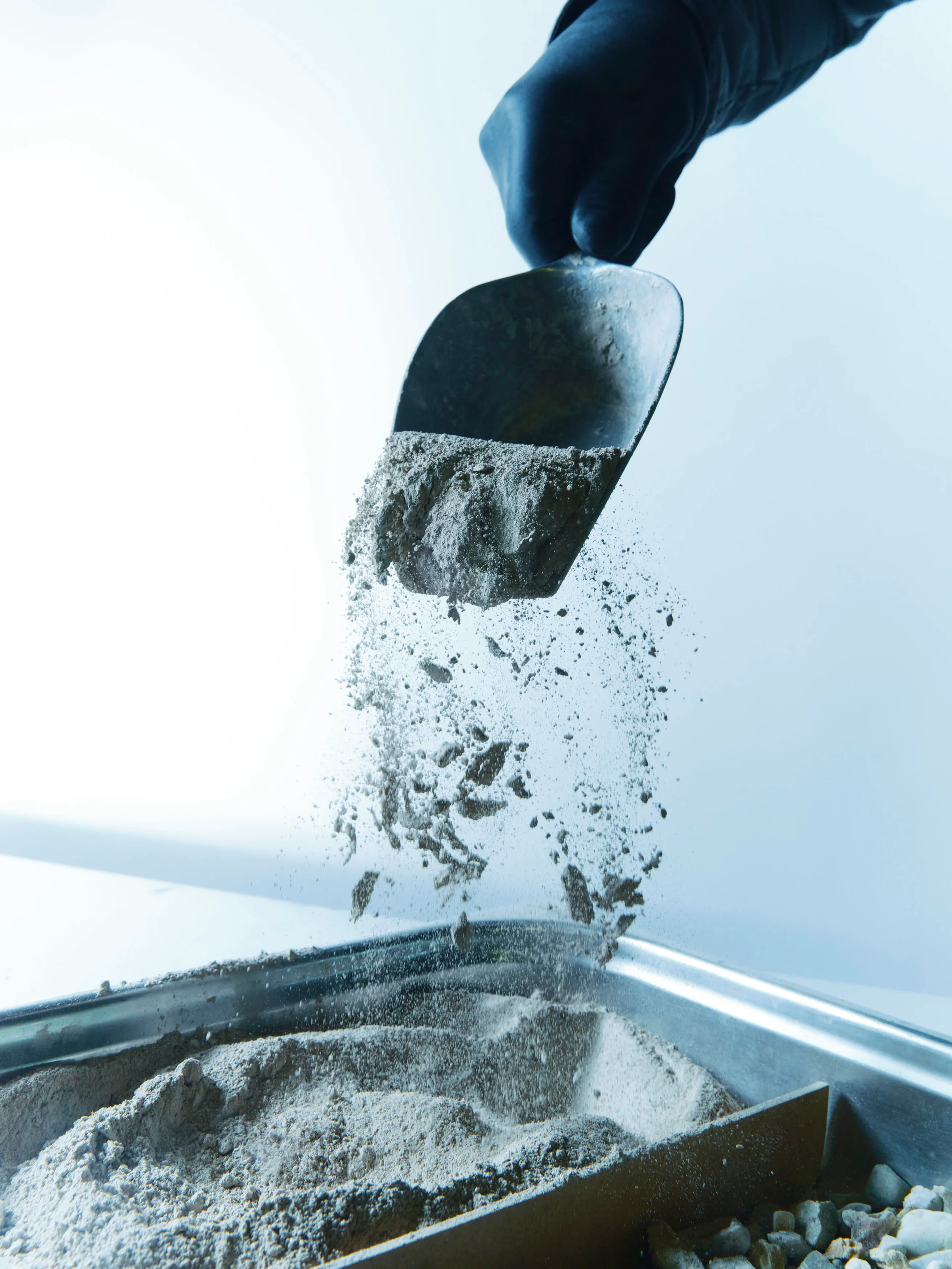 Schaufel mit Zementpulver